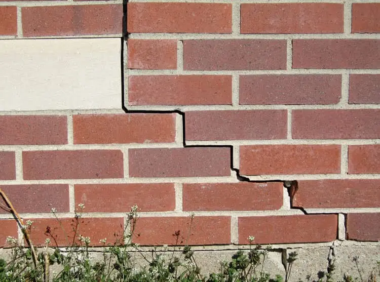 Fissures en escalier